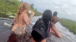 Fui na praia de nudismo com wherethrough gostosas fazer Putaria e gravei a porra toda