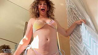 Stepmom Sends In Stepsister to End U Off