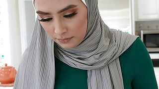 I Caught My Fellows Sexy Muslim Hijab Step Mommy Masturbating &amp; This babe Sucked Me Off For My Silence