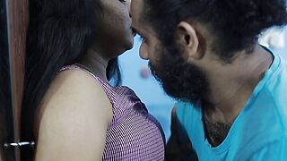 Saree affair sexy armpit lick, Vaishnavy and Sharun Raj sexy armpit take up with the tongue affair in saree, Mallu match saree armpit sexy kiss