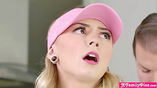 Stepbro gets a fissure near four respecting his teen stepsister Chloe Pagoda