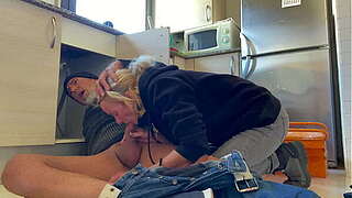 Hawt WIFE Oral TO THE PLUMBER IN THE Cook-room WITH CUM IN MOUNTH